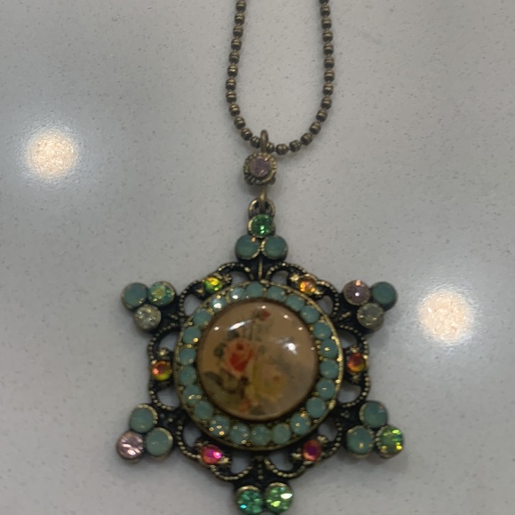 Necklace - Picture 2 of 3